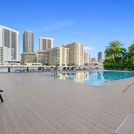Hallandale Sky Water View ฮาลลันเดลบีช ภายนอก รูปภาพ