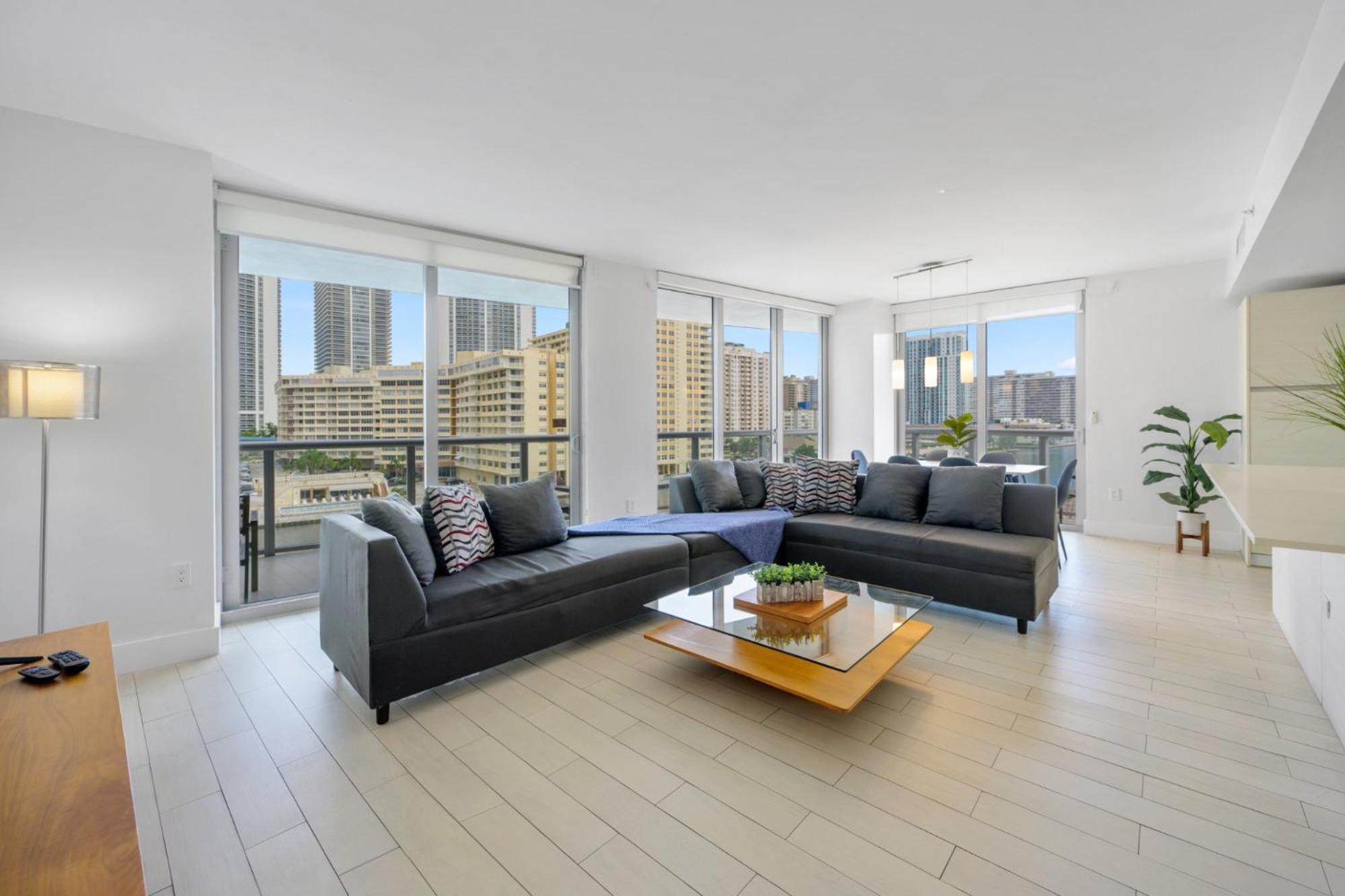 Hallandale Sky Water View ฮาลลันเดลบีช ภายนอก รูปภาพ