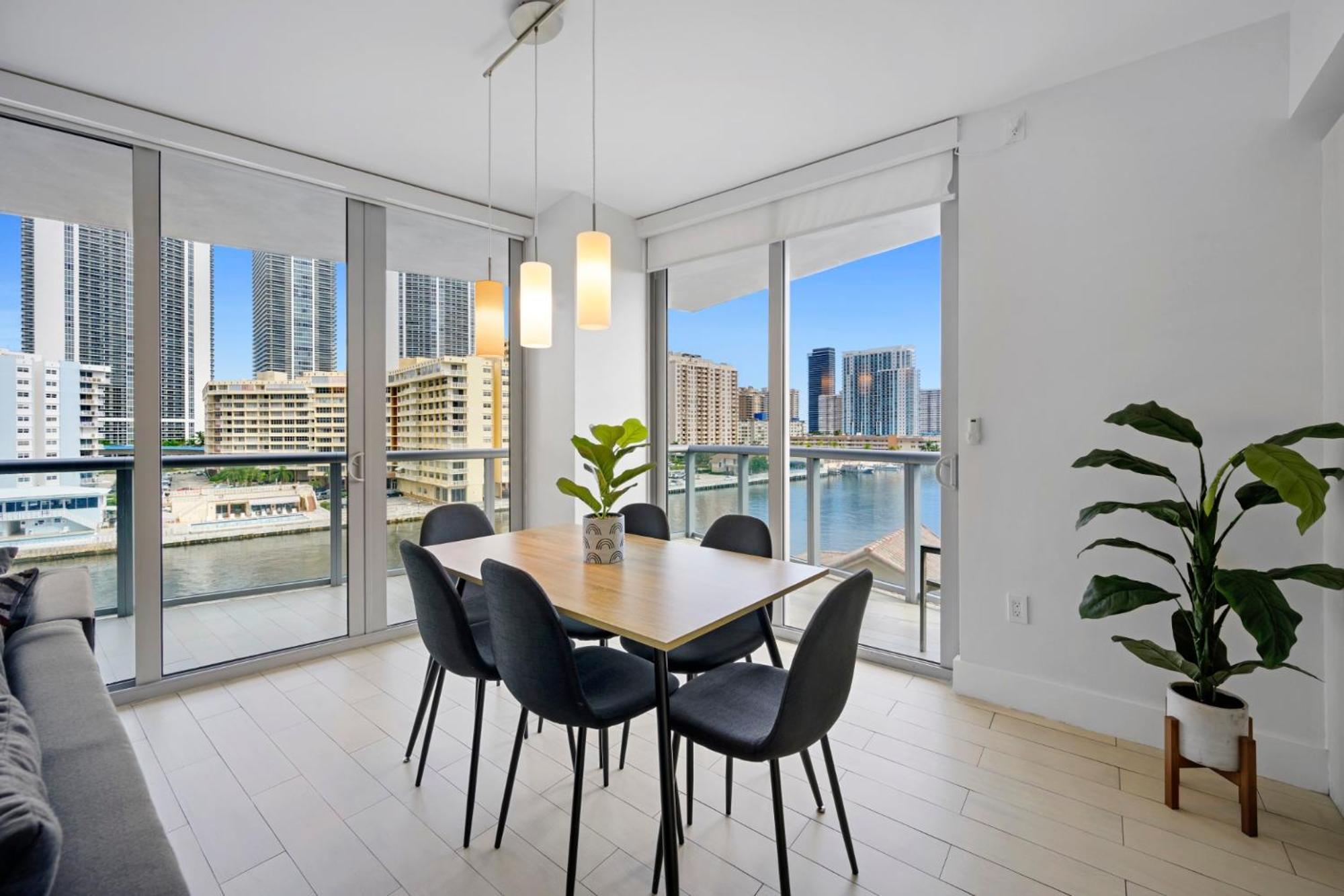 Hallandale Sky Water View ฮาลลันเดลบีช ภายนอก รูปภาพ