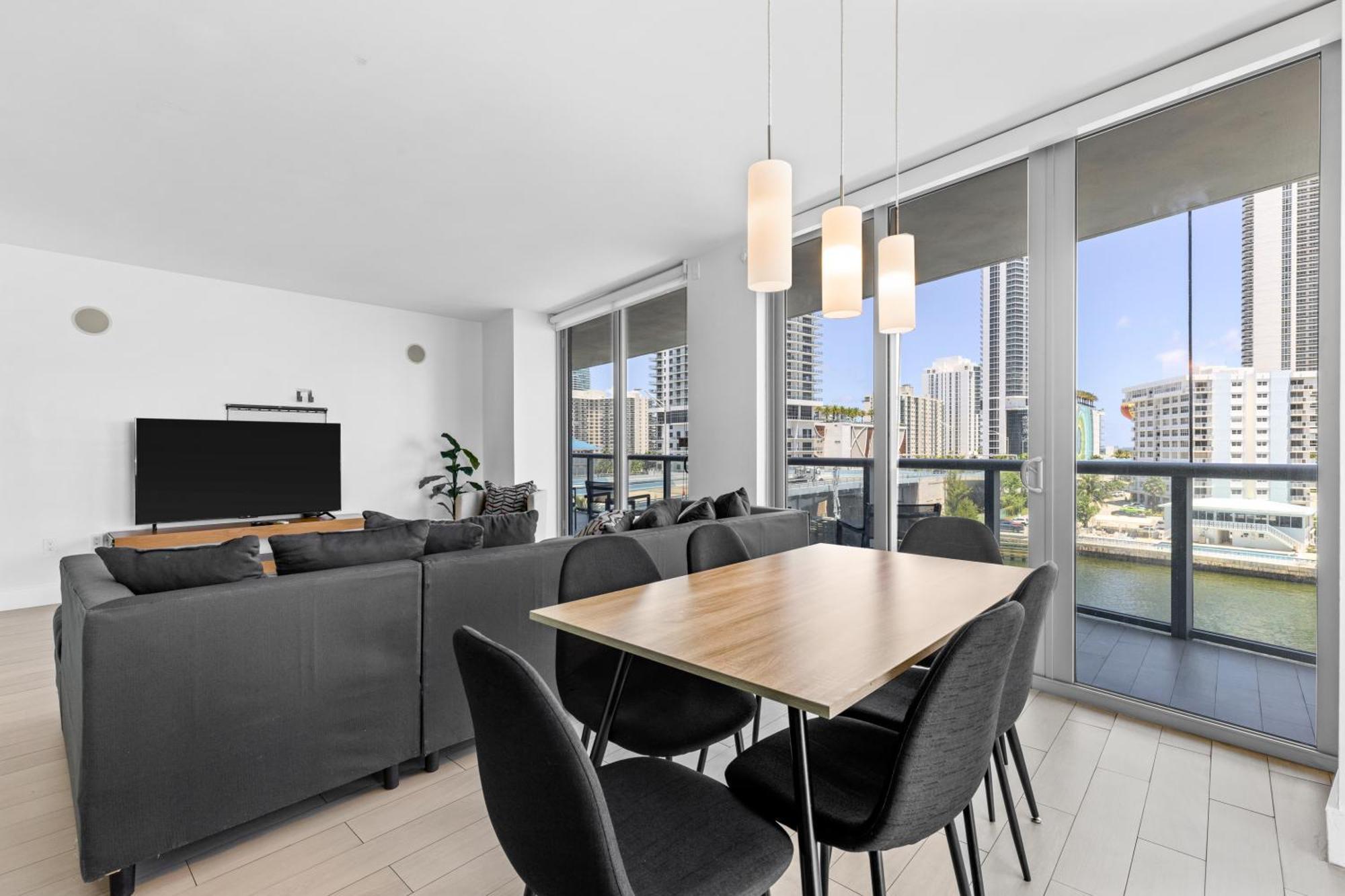 Hallandale Sky Water View ฮาลลันเดลบีช ภายนอก รูปภาพ