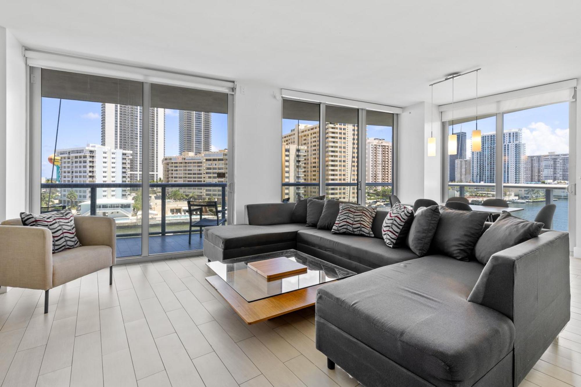 Hallandale Sky Water View ฮาลลันเดลบีช ภายนอก รูปภาพ