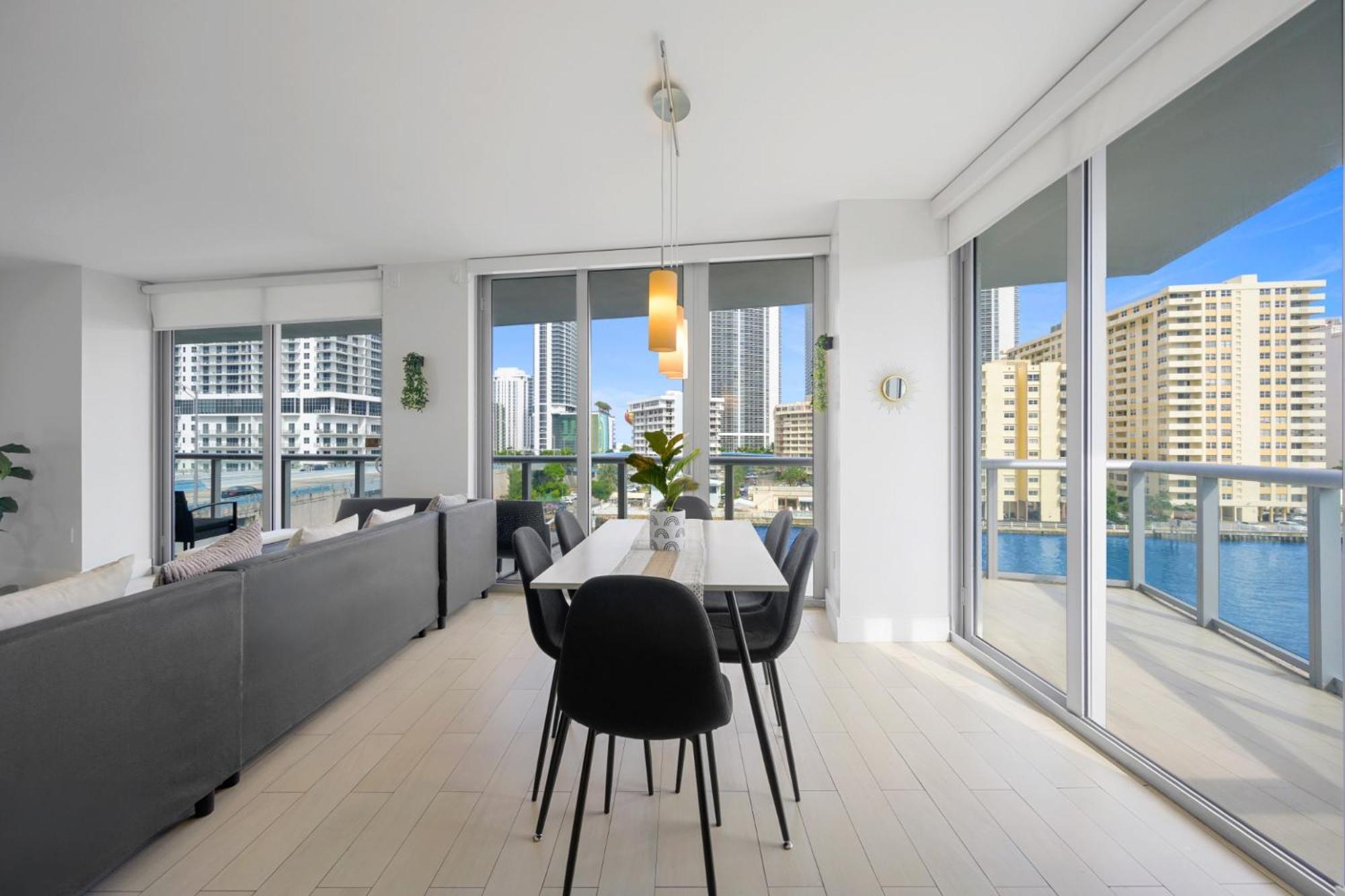 Hallandale Sky Water View ฮาลลันเดลบีช ภายนอก รูปภาพ