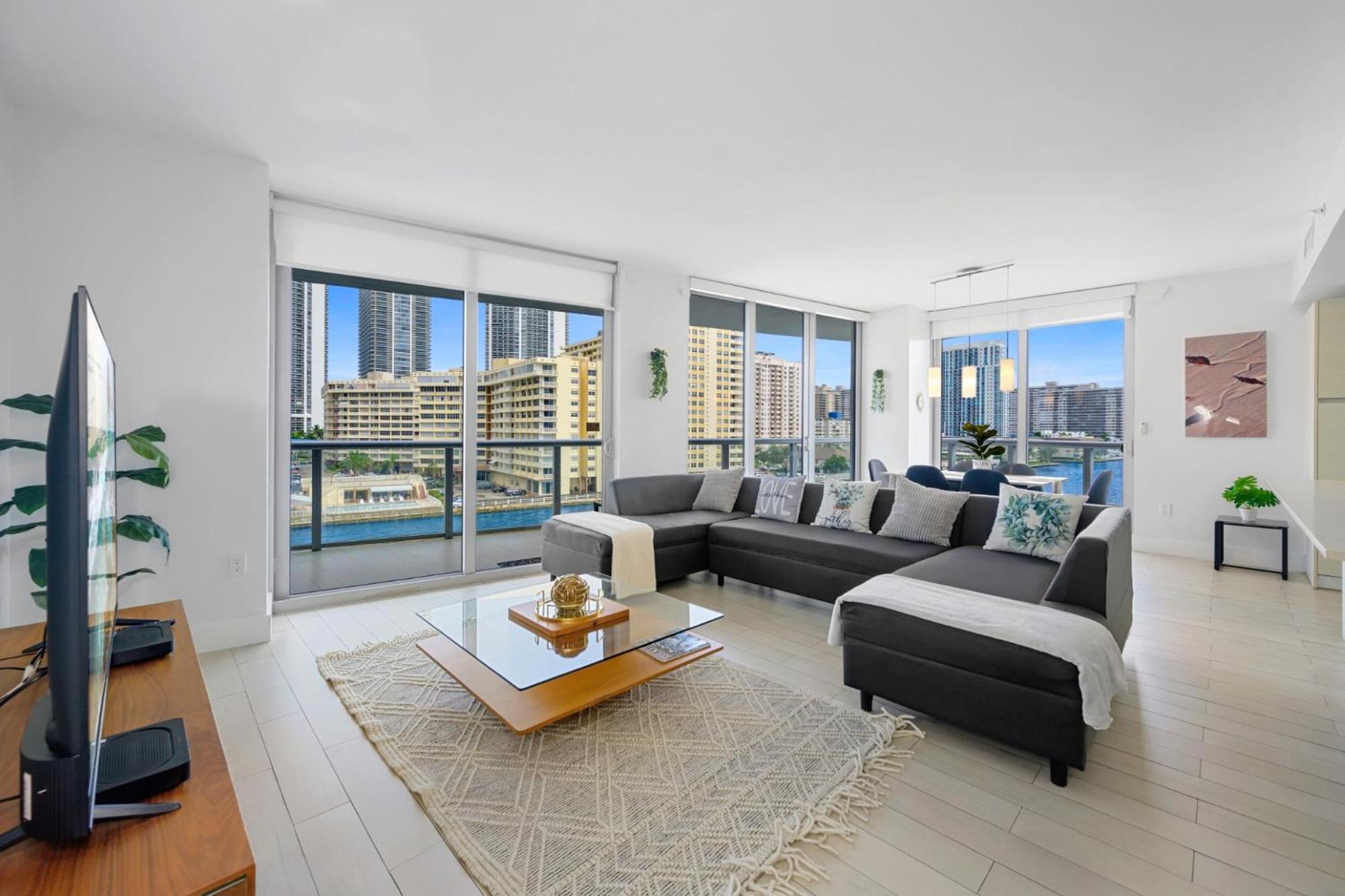 Hallandale Sky Water View ฮาลลันเดลบีช ภายนอก รูปภาพ