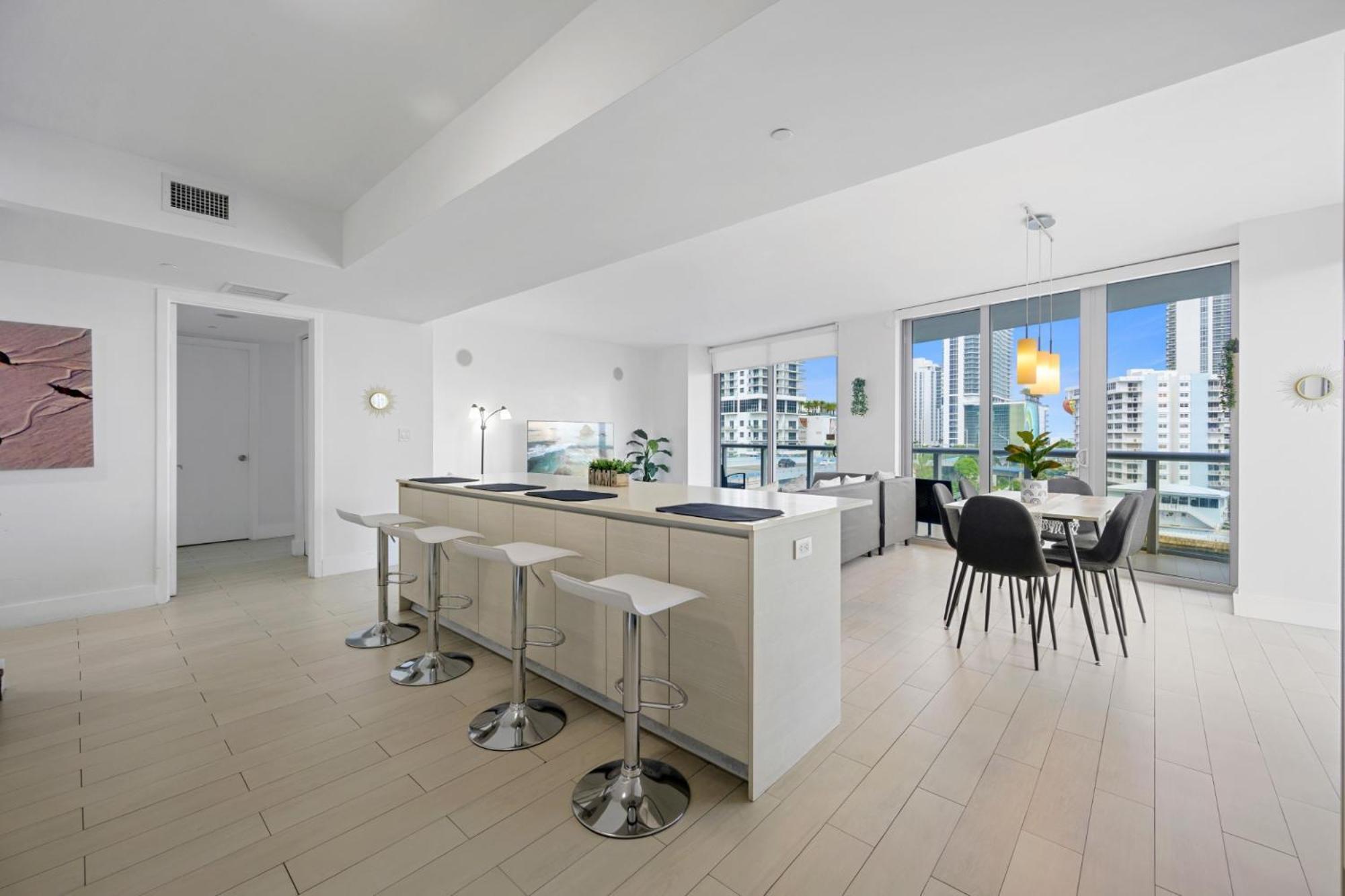 Hallandale Sky Water View ฮาลลันเดลบีช ภายนอก รูปภาพ