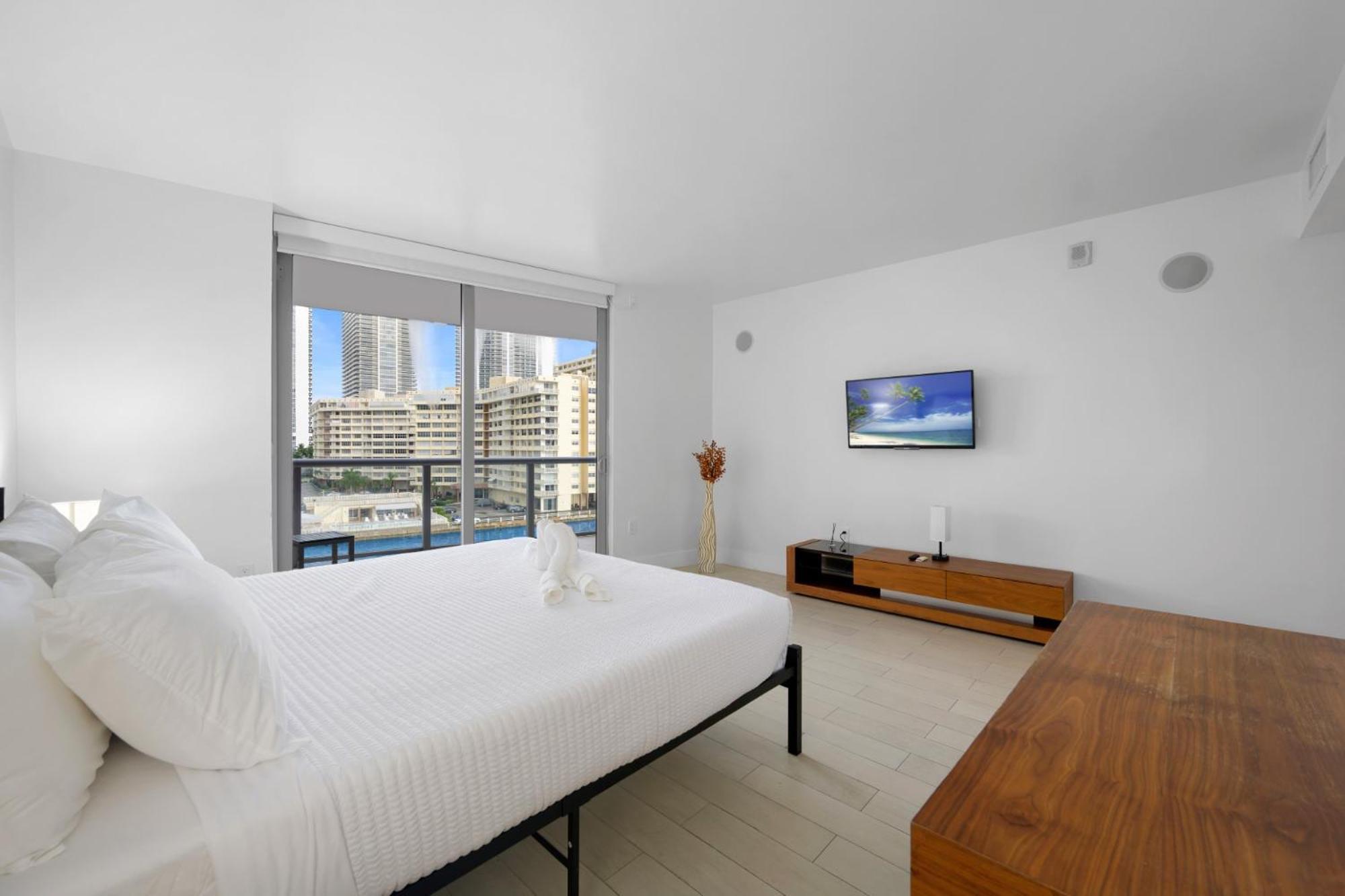 Hallandale Sky Water View ฮาลลันเดลบีช ภายนอก รูปภาพ